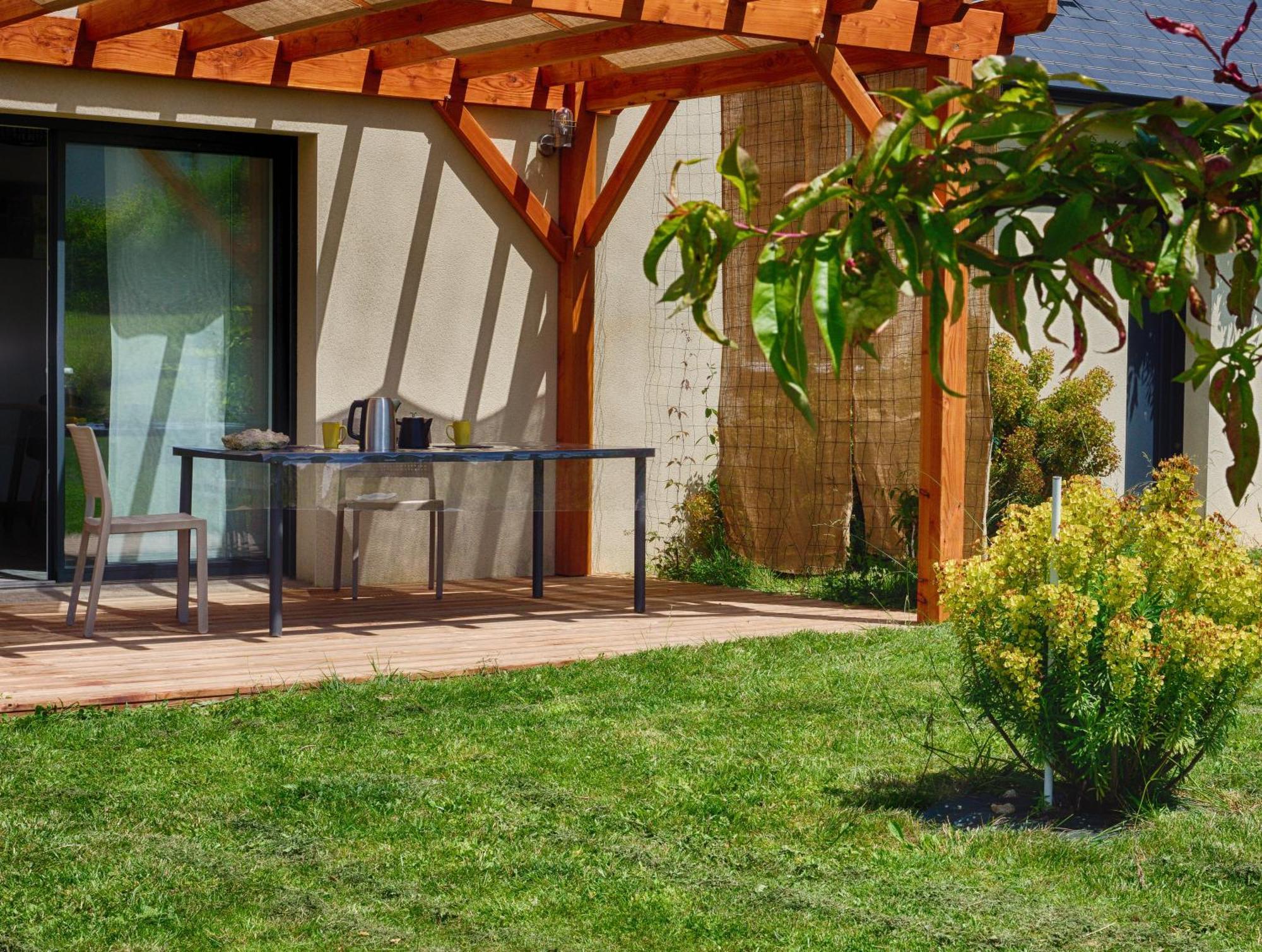 Le Logis D'Emeric Avec Paisible Jardin Clos&Arbore Лош Екстериор снимка